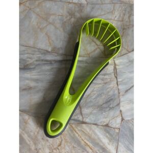 Chef'n FlexiSlicer Avocado Slicer Lime Green Charcoal Grey Plastic Kitchen Tool